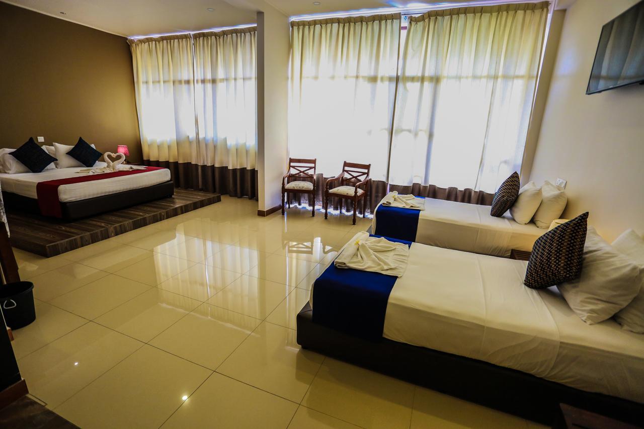 Hotel Waves By Tranquil Negombo Exterior foto