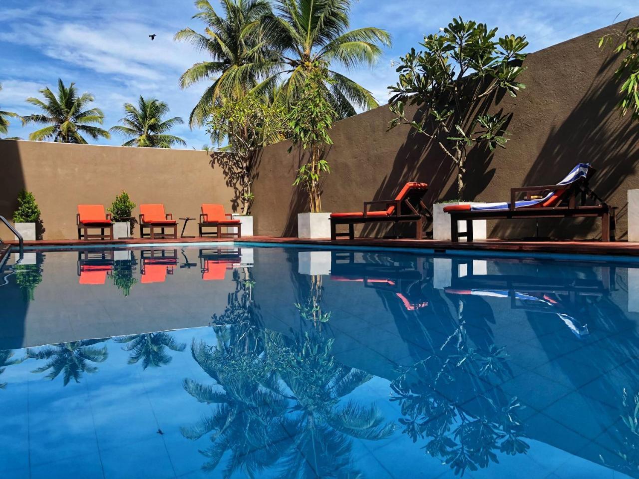 Hotel Waves By Tranquil Negombo Exterior foto