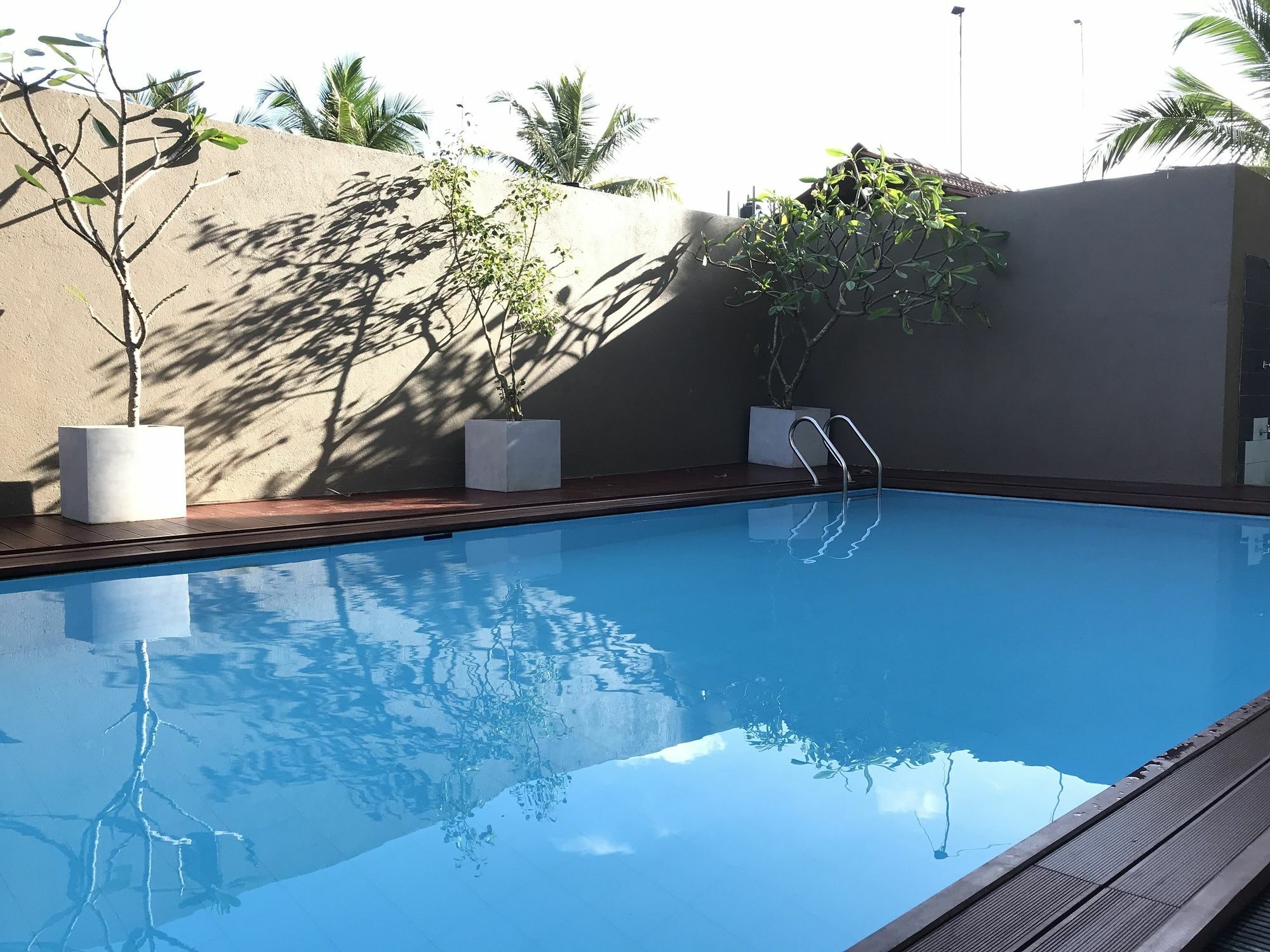 Hotel Waves By Tranquil Negombo Exterior foto